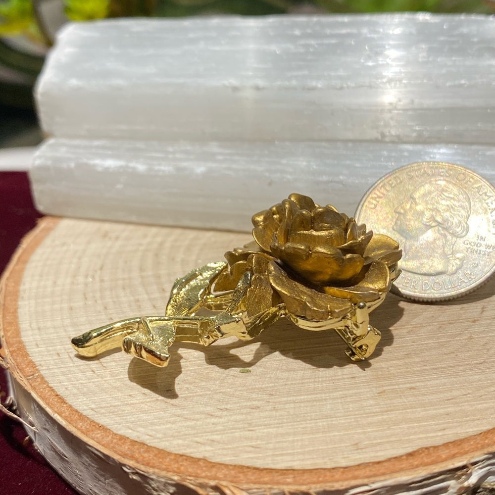 Vintage Golden Bronze Flower Brooch ✨🌼 - Picture 3 of 7